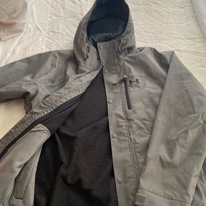 Ski Jacket button & zipper closure